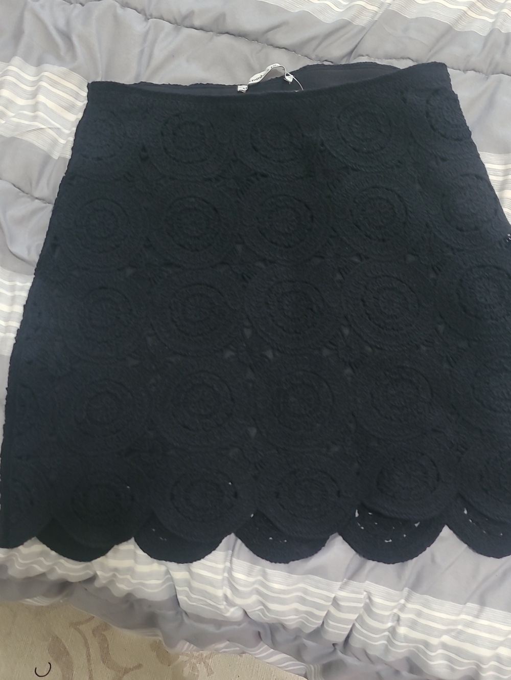Abercrombie & Fitch Crochet-Style Mosaic Tile Mini